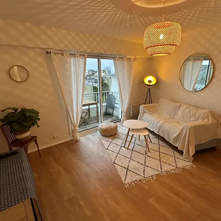 Cozy 45 M Family Nest With Balcony Διαμέρισμα